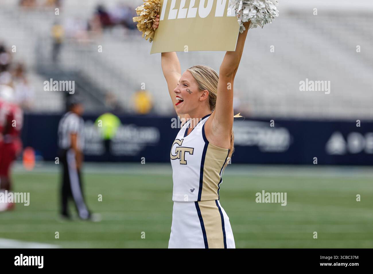 9. September 2023: Szenen aus dem NCAA-Fußballspiel mit den Georgia Tech Yellow Jackets und den South Carolina State Bulldogs, gespielt im Bobby Dodd Stadium auf dem Campus der Georgia Tech in Atlanta, Georgia. Cecil Copeland/CSM (Kreditbild: Stockfoto