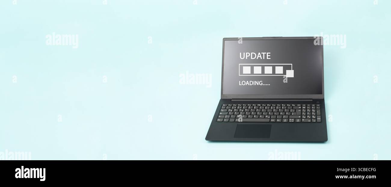 Laden von Updates, Laptop-Bildschirm mit Fortschrittsanzeige, Daten hochladen, Geschäftskonzept, Installationsanwendung Stockfoto