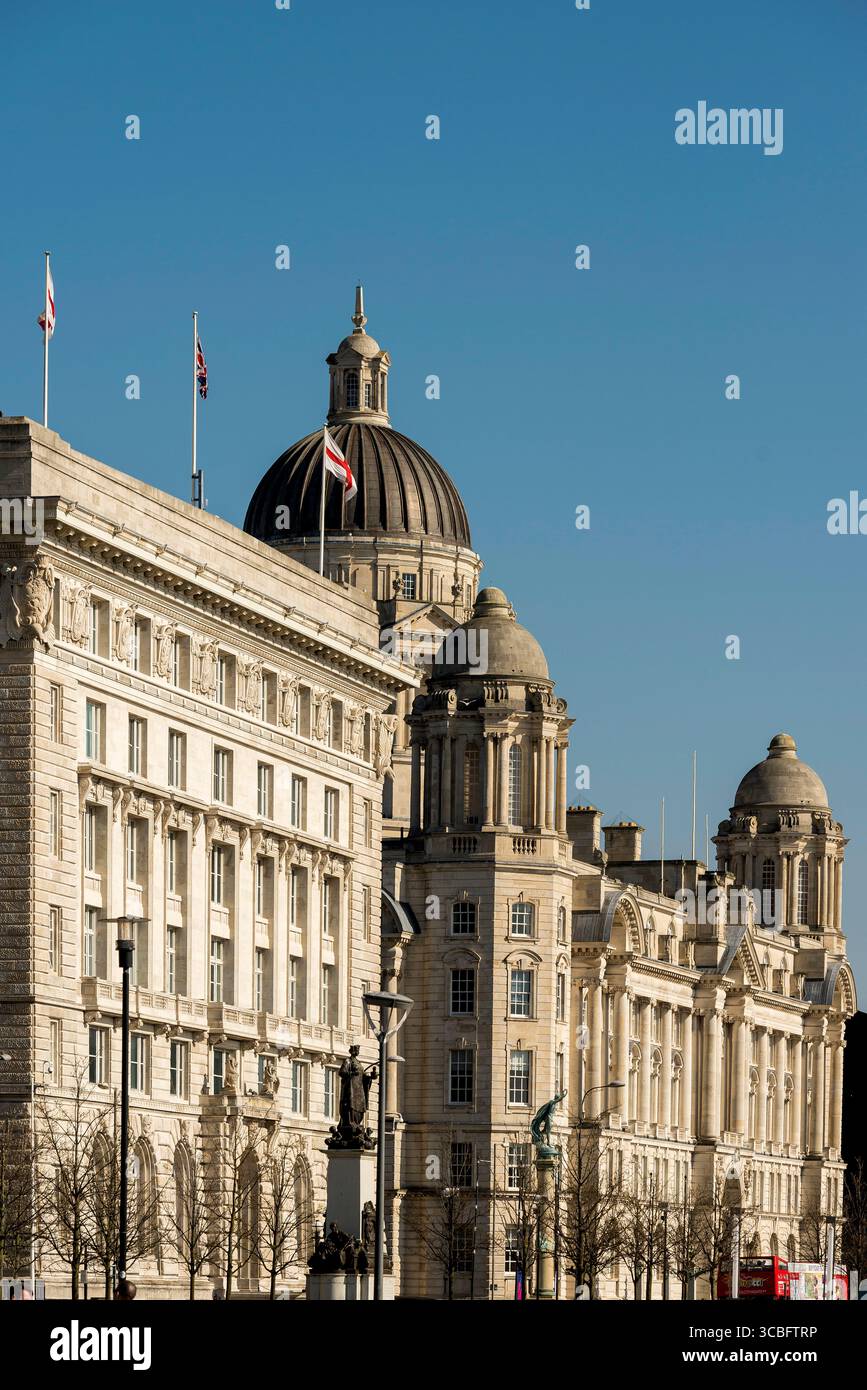 Das Port of Liverpool Building, Teil des Three Graces an der historischen Hafenpromenade von Liverpool, Merseyside, England, Großbritannien. Stockfoto