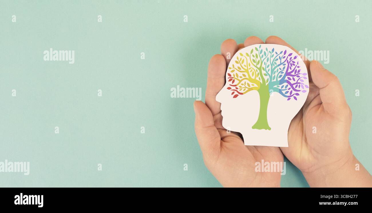 Geist mit buntem Baum, geistige Gesundheit, positive Einstellung und Inspiration, kreatives Denken Gehirn, persönliche Entwicklung, Vielfalt und Gleichheit Stockfoto