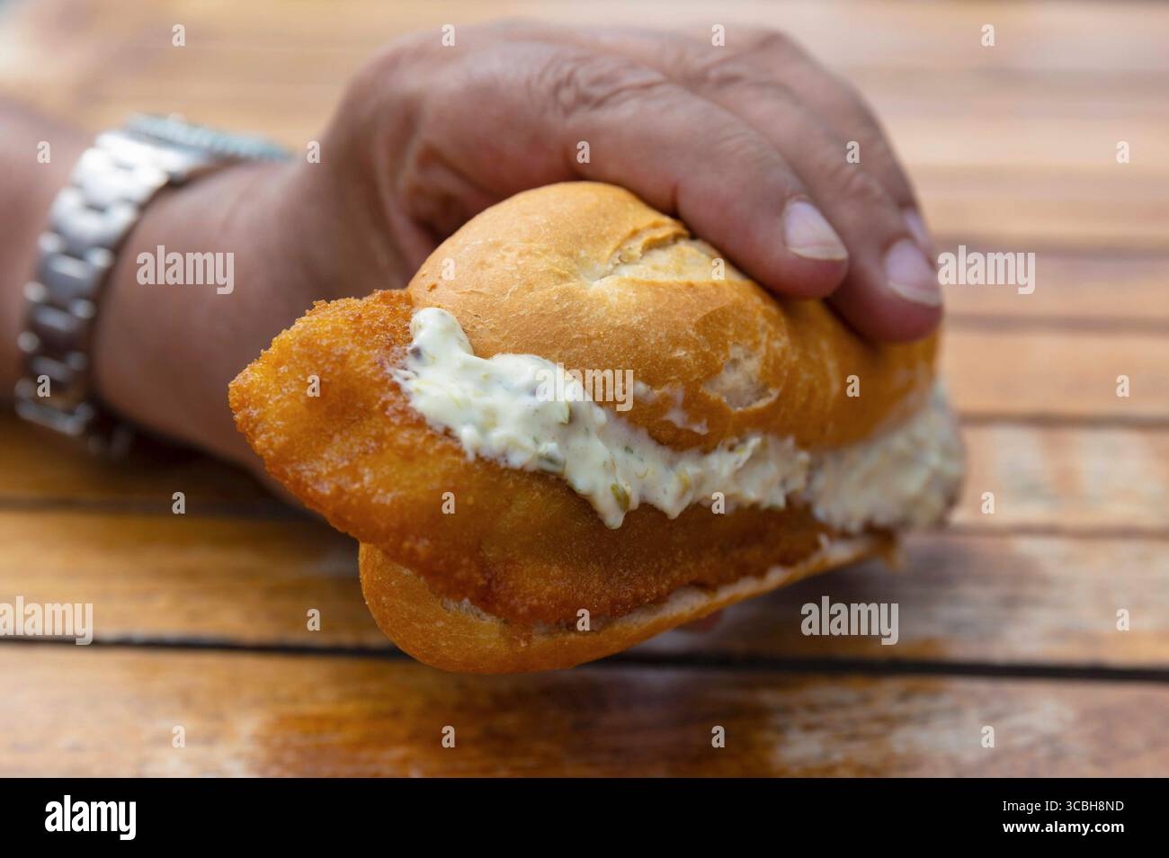 Traditionell versteht man unter Backfisch ein in Teig oder Panade ...