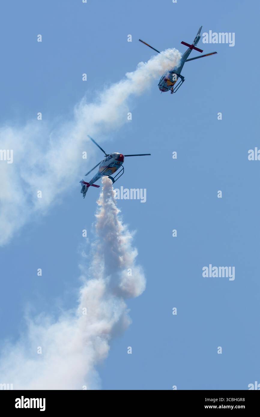 Hubschrauber der spanischen ASPA Patrol beim Motril Air Festival Stockfoto