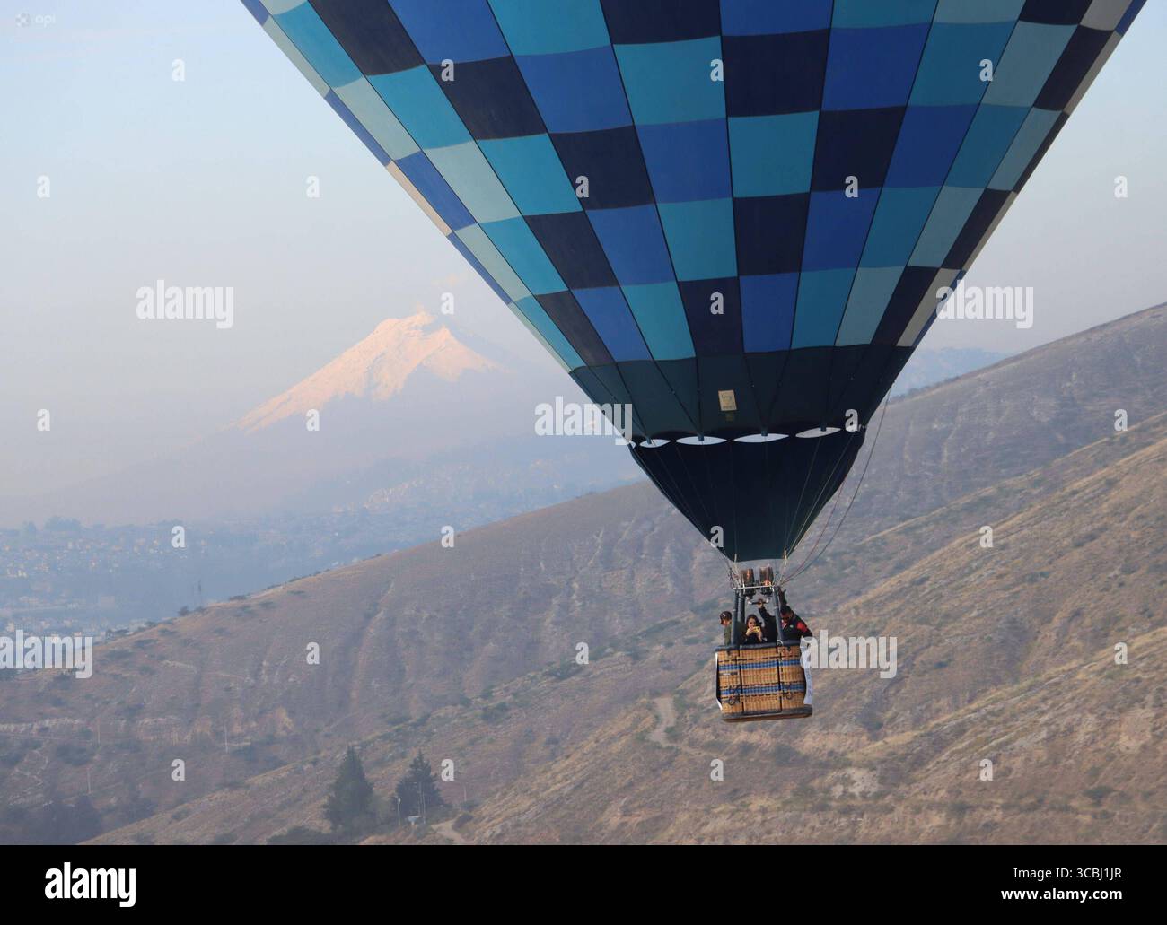 BALLONFESTIVAL 2025 Quito, Freitag, 8. August 2025 Internationales Ballonfestival 2025 in der Stadt Mitad del Mundo, organisiert von der Präfektur Pichincha Fotos API Rolando Enriquez San Antonio Pichincha Ecuador ACE FESTIVALDELGLOBO2025 c2c56eca500df9572da4c1e99f7d6b89 Copyright: XENRIQUEZx Stockfoto BALLONFESTIVAL 2025 Quito, Freitag, 8. August 2025 Internationales Ballonfestival 2025 in der Stadt Mitad del Mundo, organisiert von der Präfektur Pichincha Fotos API Rolando Enriquez San Antonio Pichincha Ecuador ACE FESTIVALDELGLOBO2025 c2c56eca500df9572da4c1e99f7d6b89 Copyright: XENRIQUEZx Stockfoto