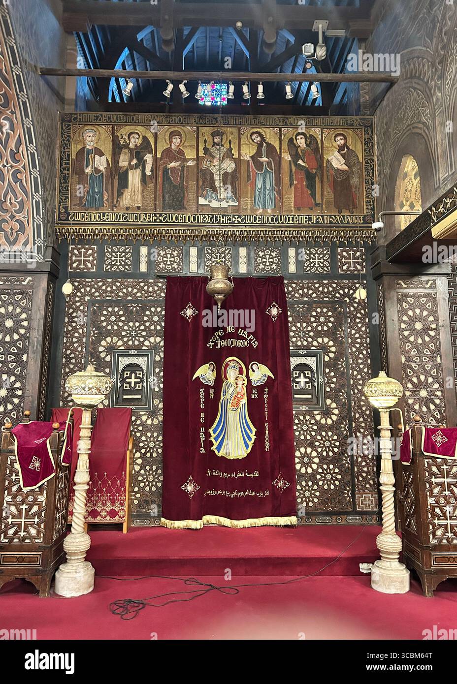 Das Innere der Heiligen Sergius- und Bacchus-Kirche, auch bekannt als Abu Serga, eine der ältesten koptischen Kirchen in der Altstadt von Kairo. Stockfoto