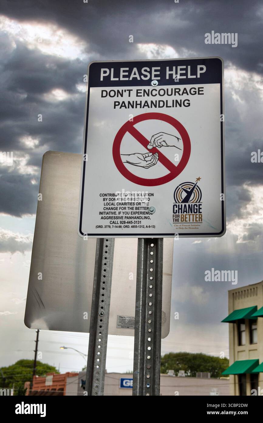 Bitte ermutigen Sie nicht, in Prescott AZ ein Schild für die Panhandling zu schreiben Stockfoto