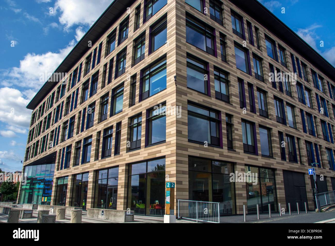 Hauptsitz des Wakefield Council , seine Häuser Wakefield Museum und die zentrale Bibliothek der Stadt Stockfoto