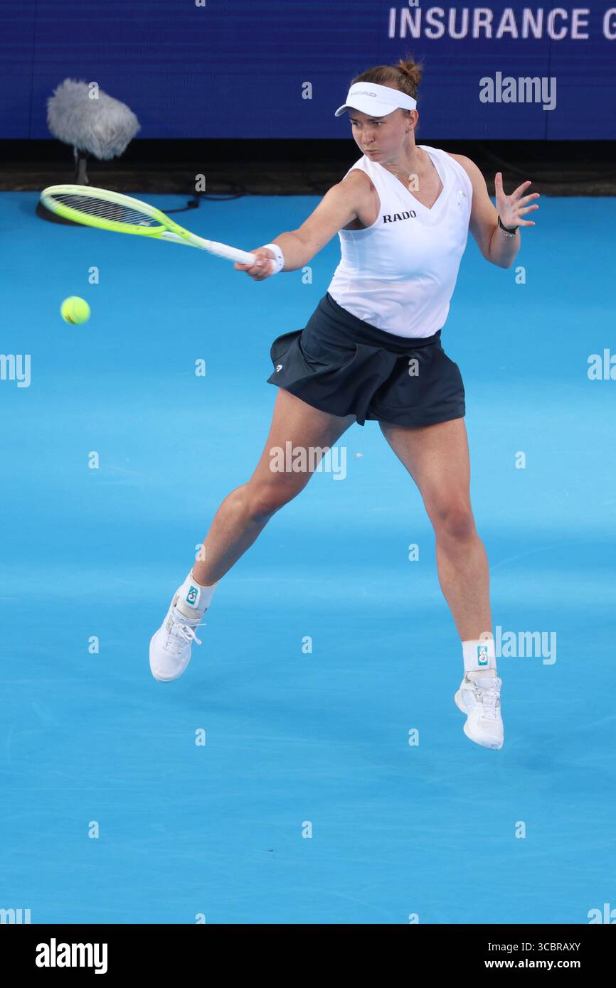 Mason, Ohio, USA. August 2025. Mason, Ohio; Cincinnati Open Tennis Turnier - 2025 08 08 - Barbora Krejcikova spielt einen Ball gegen die Gegnerin Alycia Parks. - Foto von Wally Nell/ZUMAPress (Foto: © Wally Nell/ZUMA Press Wire) NUR REDAKTIONELLE VERWENDUNG! Nicht für kommerzielle ZWECKE! Stockfoto