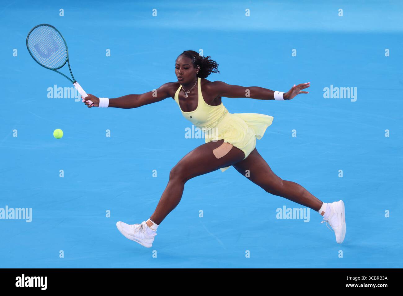 Mason, Ohio, USA. August 2025. Mason, Ohio; Cincinnati Open Tennis Turnier - 2025 08 08 - Alycia Parks spielt einen Ball gegen die Gegnerin Barbora Krejcikova. - Foto von Wally Nell/ZUMAPress (Foto: © Wally Nell/ZUMA Press Wire) NUR REDAKTIONELLE VERWENDUNG! Nicht für kommerzielle ZWECKE! Stockfoto