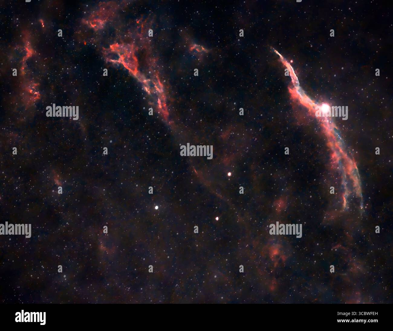 NGC 6960 Western Veil Nebula fotografiert am 9. August 2025 aus London. . Der Nebel ist das Ergebnis einer uralten massiven Supernova-Explosion und ist 2.400 Lichtjahre von der Erde entfernt. Stockfoto
