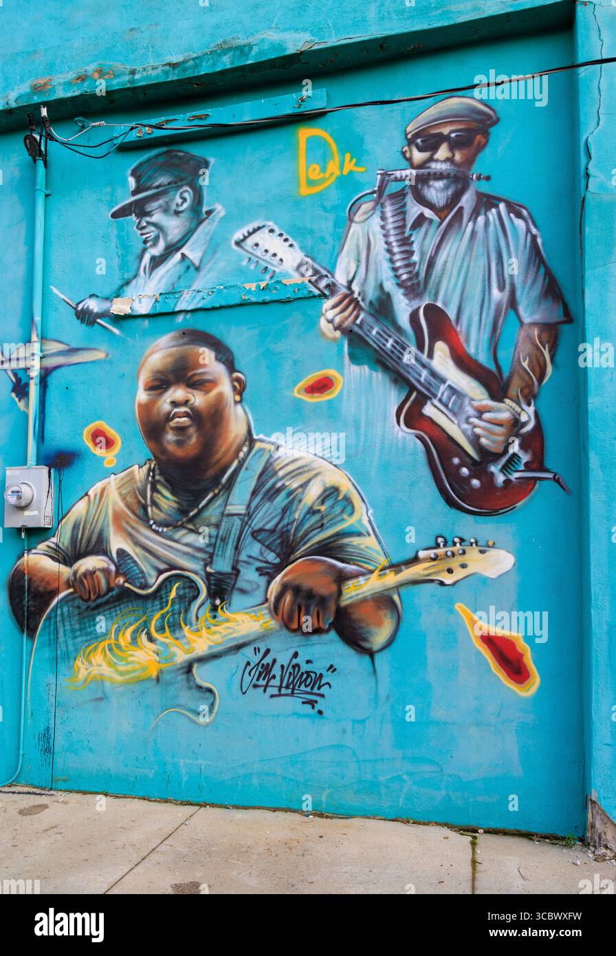 Wandgemälde lokaler Blues-Künstler in der 3rd Street, Clarksdale, Mississippi, USA Stockfoto