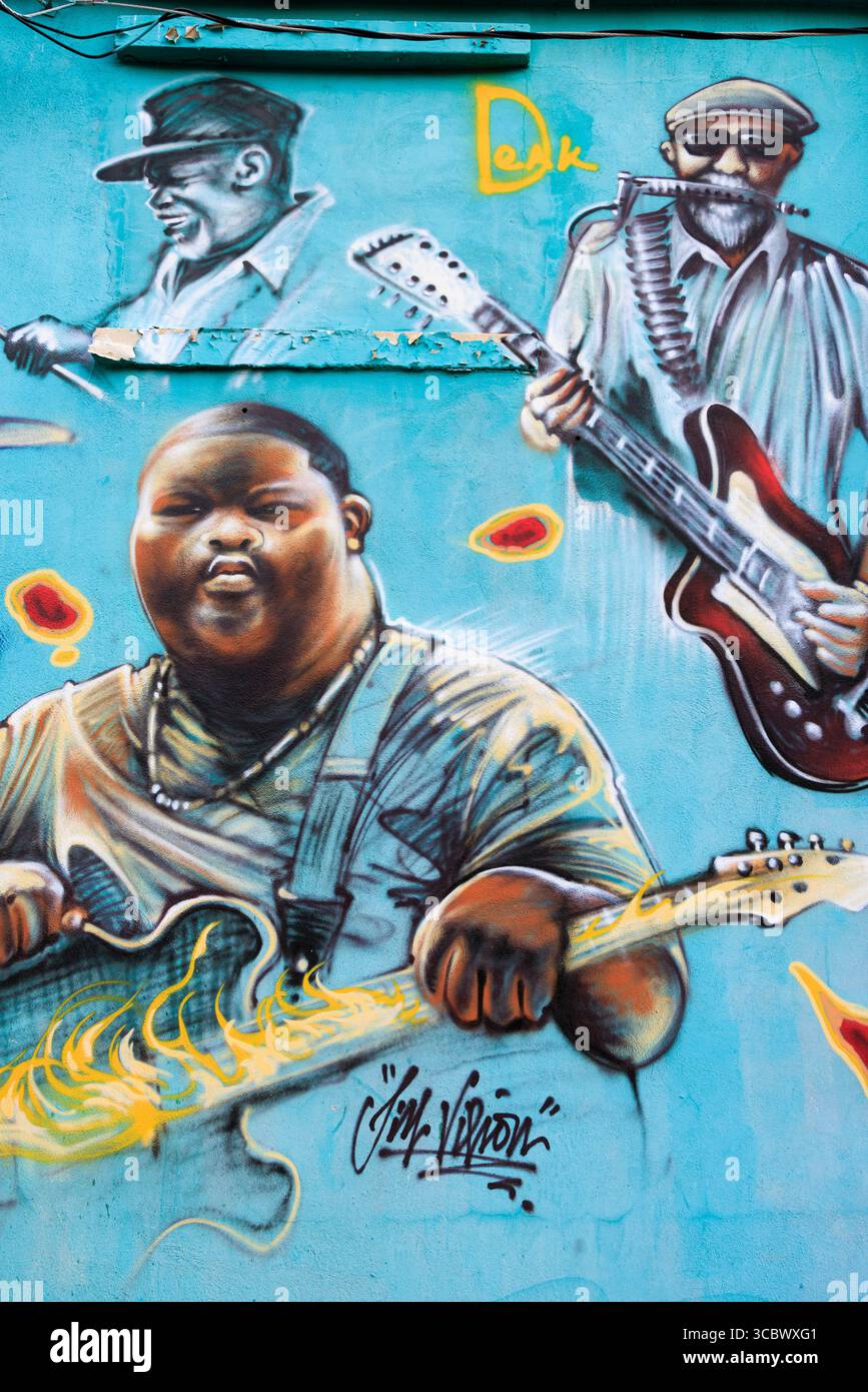 Wandgemälde lokaler Blues-Künstler in der 3rd Street, Clarksdale, Mississippi, USA Stockfoto