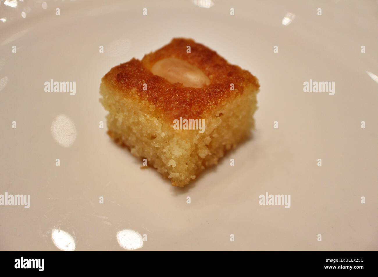 Ägyptisches Dessert: Basbousa in Doha, Katar Stockfoto