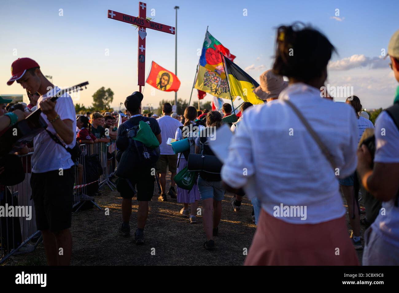 Menschenmassen im Lager Tor Vergata während des Jugendjugendjubiläums mit Papst Leo XIV Stockfoto