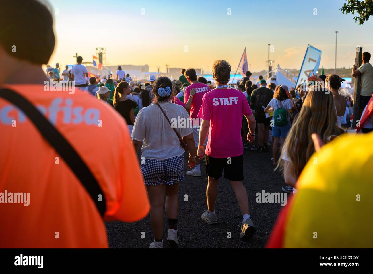 Menschenmassen im Lager Tor Vergata während des Jugendjugendjubiläums mit Papst Leo XIV Stockfoto