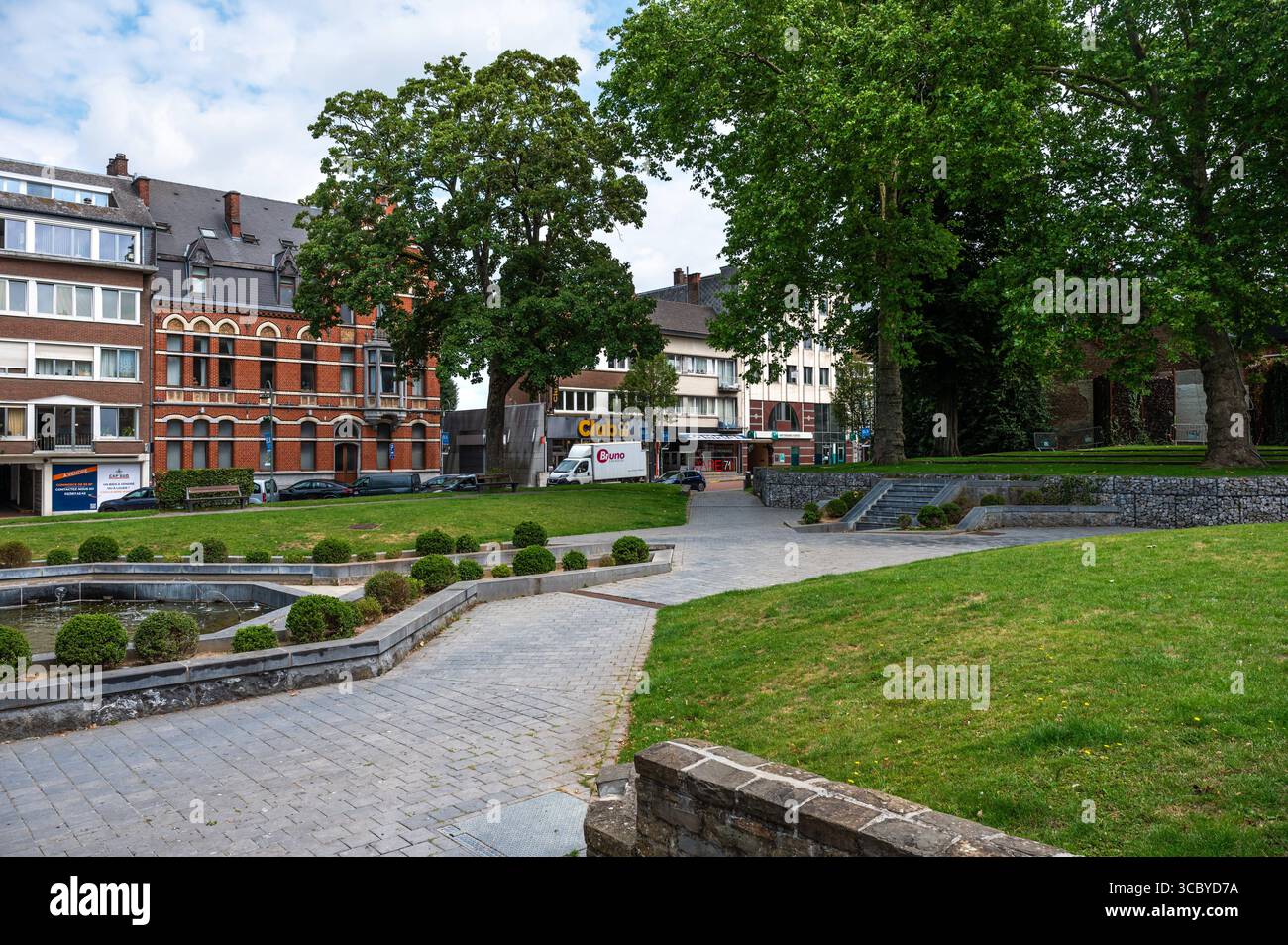 Place du Mole oder Mole Square im Stadtzentrum von Braine L Alleud, Brabant Wallon, Belgien 14. Juli 2025 Stockfoto