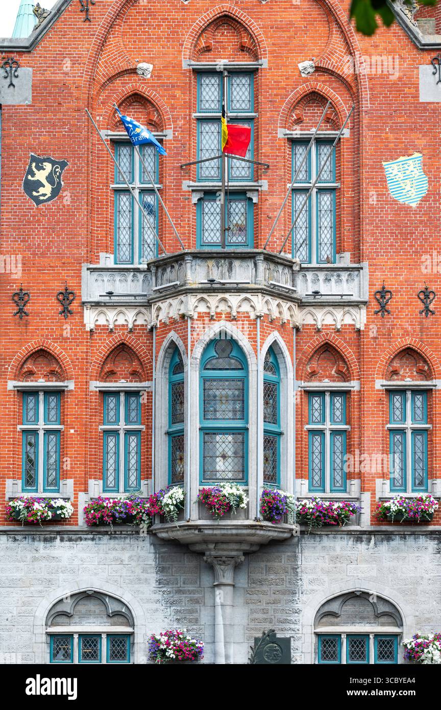 Historisches Rathaus oder Hotel im Stadtzentrum von Braine L Alleud, Brabant Wallon, Belgien 14. Juli 2025 Stockfoto