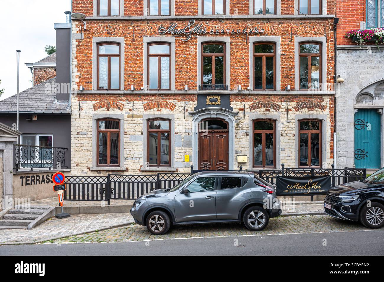 Alte Fassade des Luxusrestaurants in Braine L Alleud, Brabant Wallon, Belgien 14. Juli 2025 Stockfoto