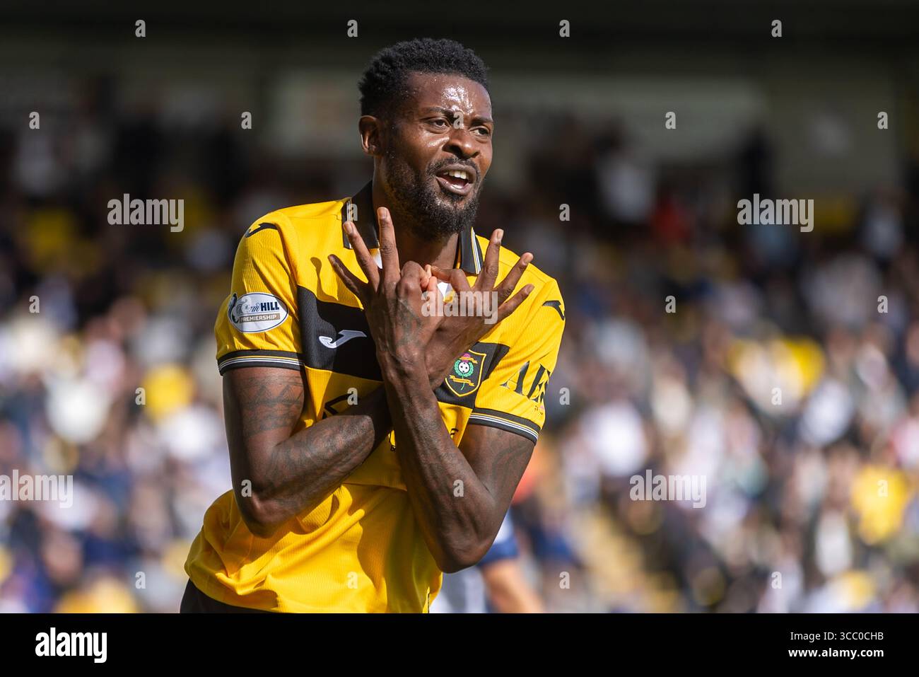Livingston, Schottland. August 2025. Jeremy Bokila aus Livingston feiert das 3. Tor im William Hill SPFL Premiership Spiel zwischen Livingston und Falkirk in der Home of the Set Fare Arena in Livingston. Quelle: Connor Douglas/Alamy Live News Stockfoto