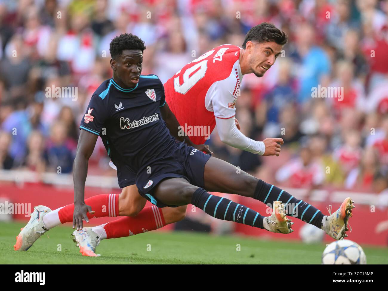 London, Großbritannien. August 2025. Arsenal gegen Athletic Club - Emirates Stadium Kai Havertz schießt und erzielt für Arsenal. Bildnachweis: Mark Pain/Alamy Live News Stockfoto
