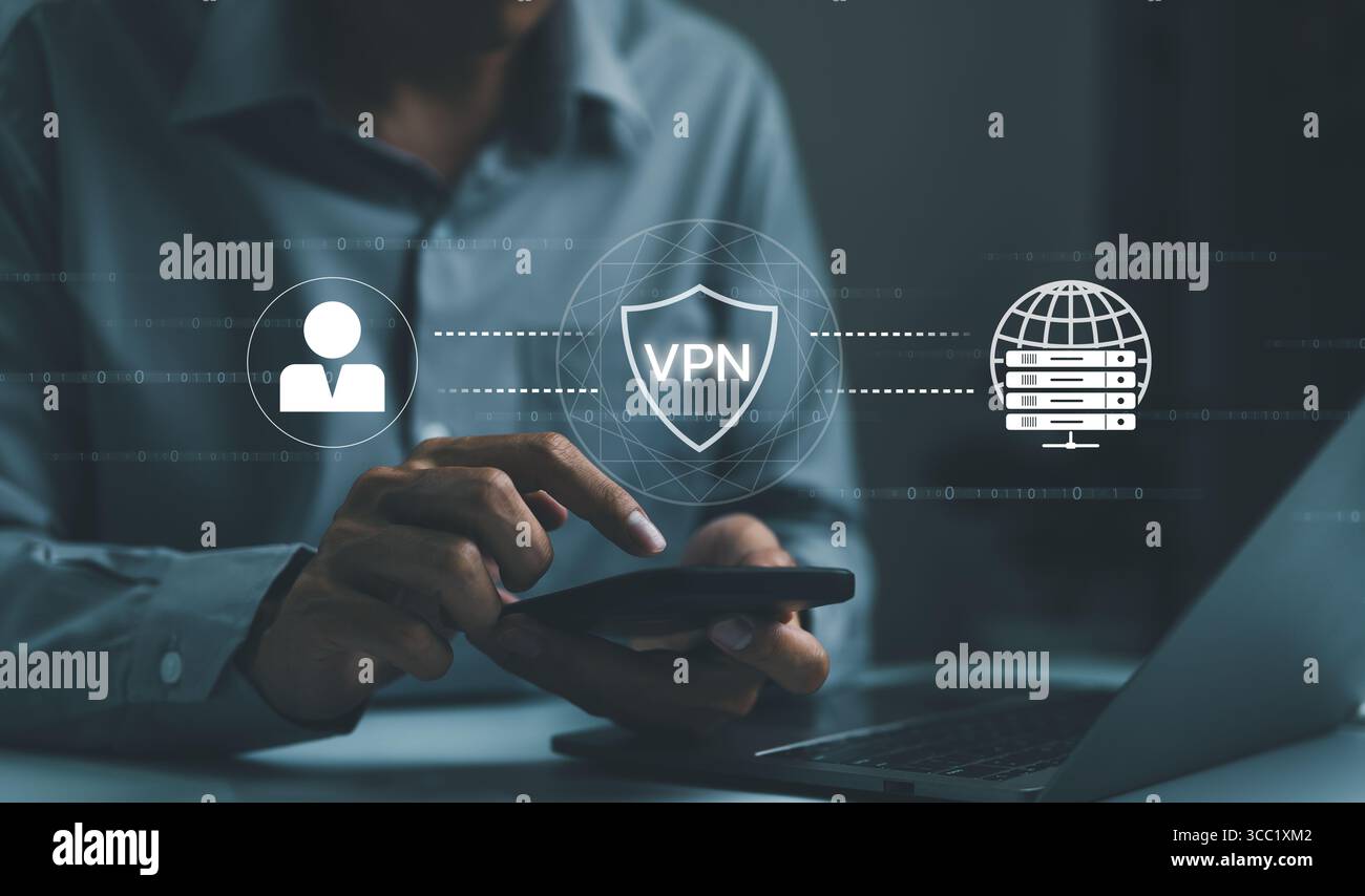 VPN-Server Netzwerksicherheit Internet-Verschlüsselung Konzept. Verschlüsseltes Verbindungs-VPN (virtuelles privates Netzwerk). Mann, der Smartphone mit App Web nutzt Stockfoto