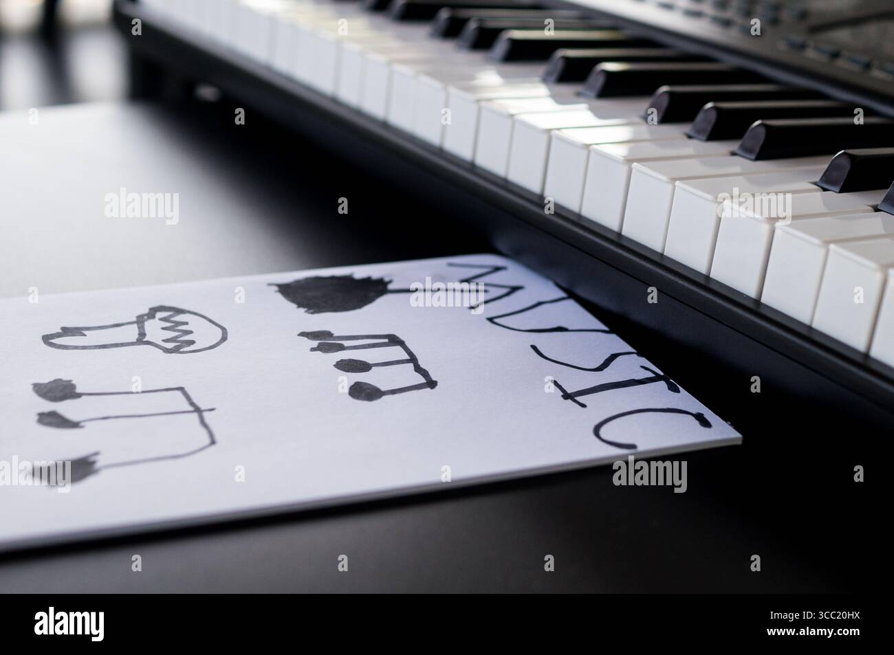 Detailfoto der Tasten eines Klaviers Stockfoto