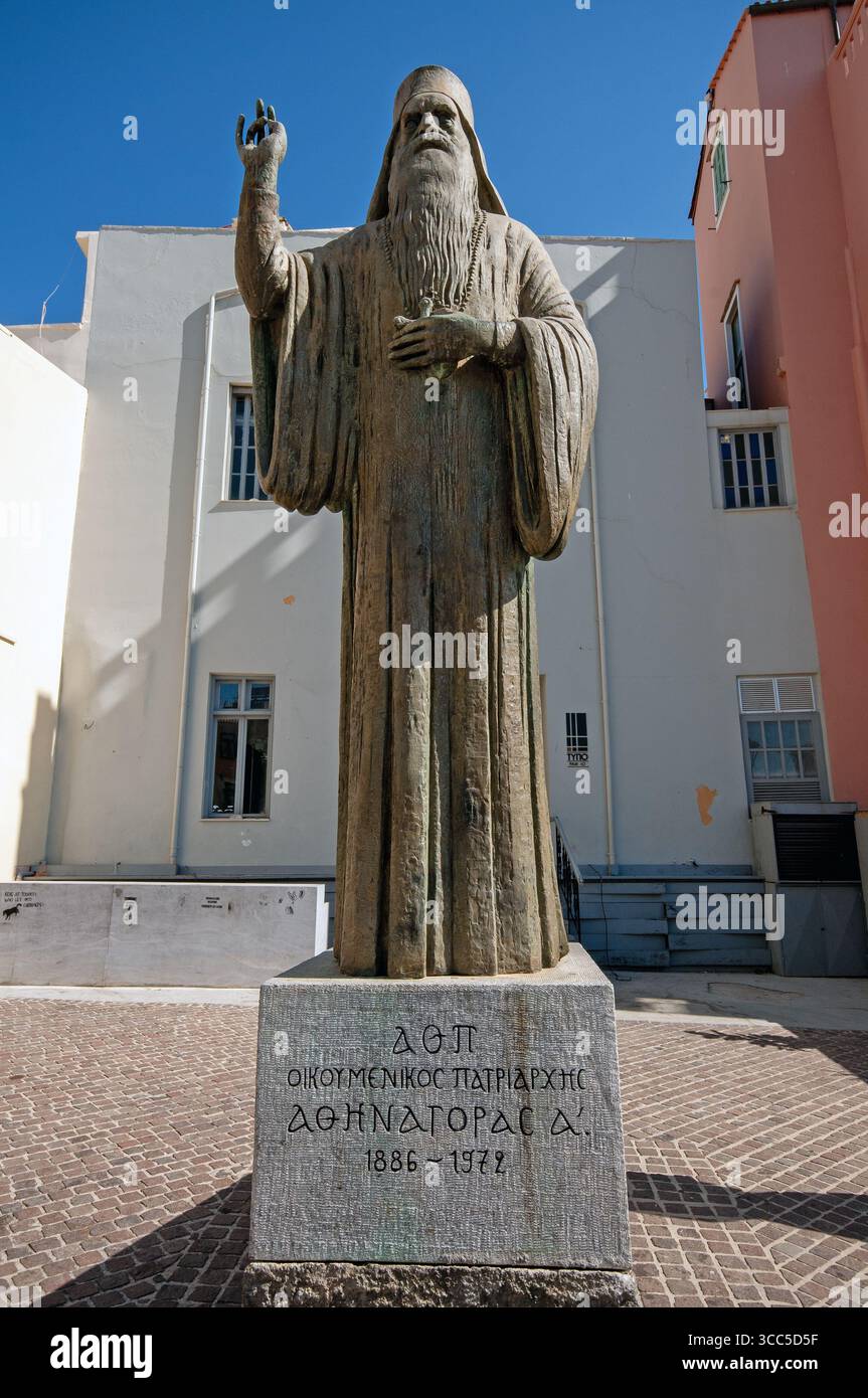 Statue des Ökumenischen Patriarchen Athenagoras I. von Konstantinopel in Chania, Kreta, Griechenland Stockfoto