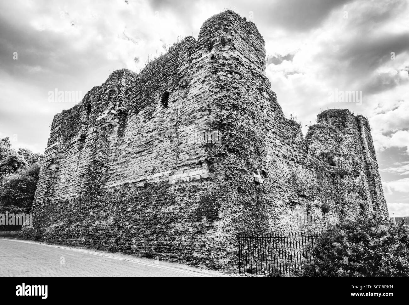 Canterbury, Vereinigtes Königreich – 20. August 2017: Ruinen von Canterbury Castle, einem normannischen Schloss in Canterbury, Kent, Vereinigtes Königreich Stockfoto