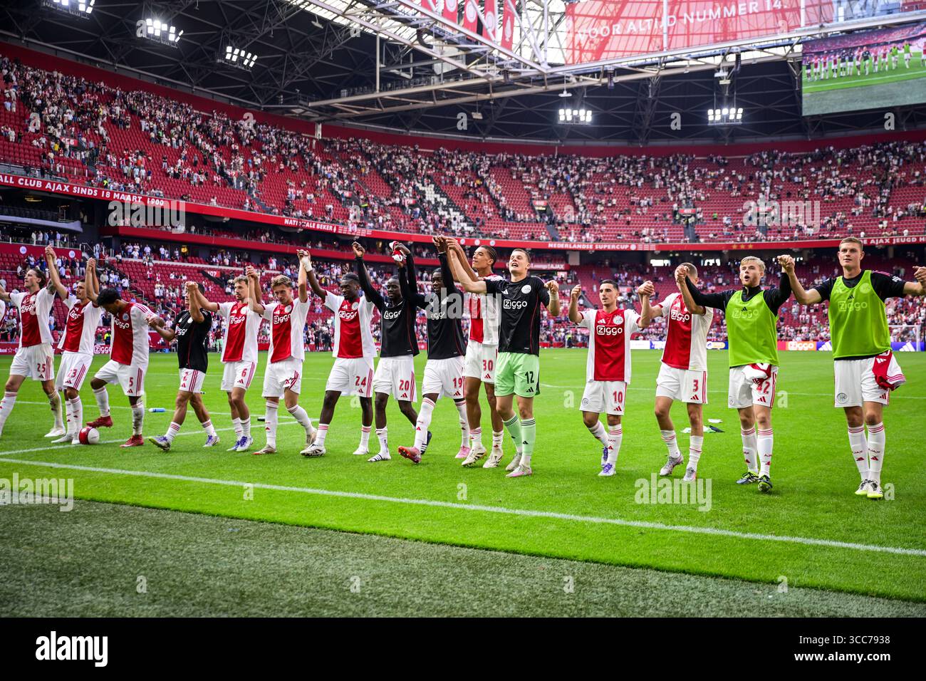 AMSTERDAM - Ajax Spieler nach dem niederländischen Eredivisie-Spiel zwischen Ajax Amsterdam und Telstar in der Johan Cruijff Arena am 10. August 2025 in Amsterdam. ANP OLAF KRAAK Stockfoto