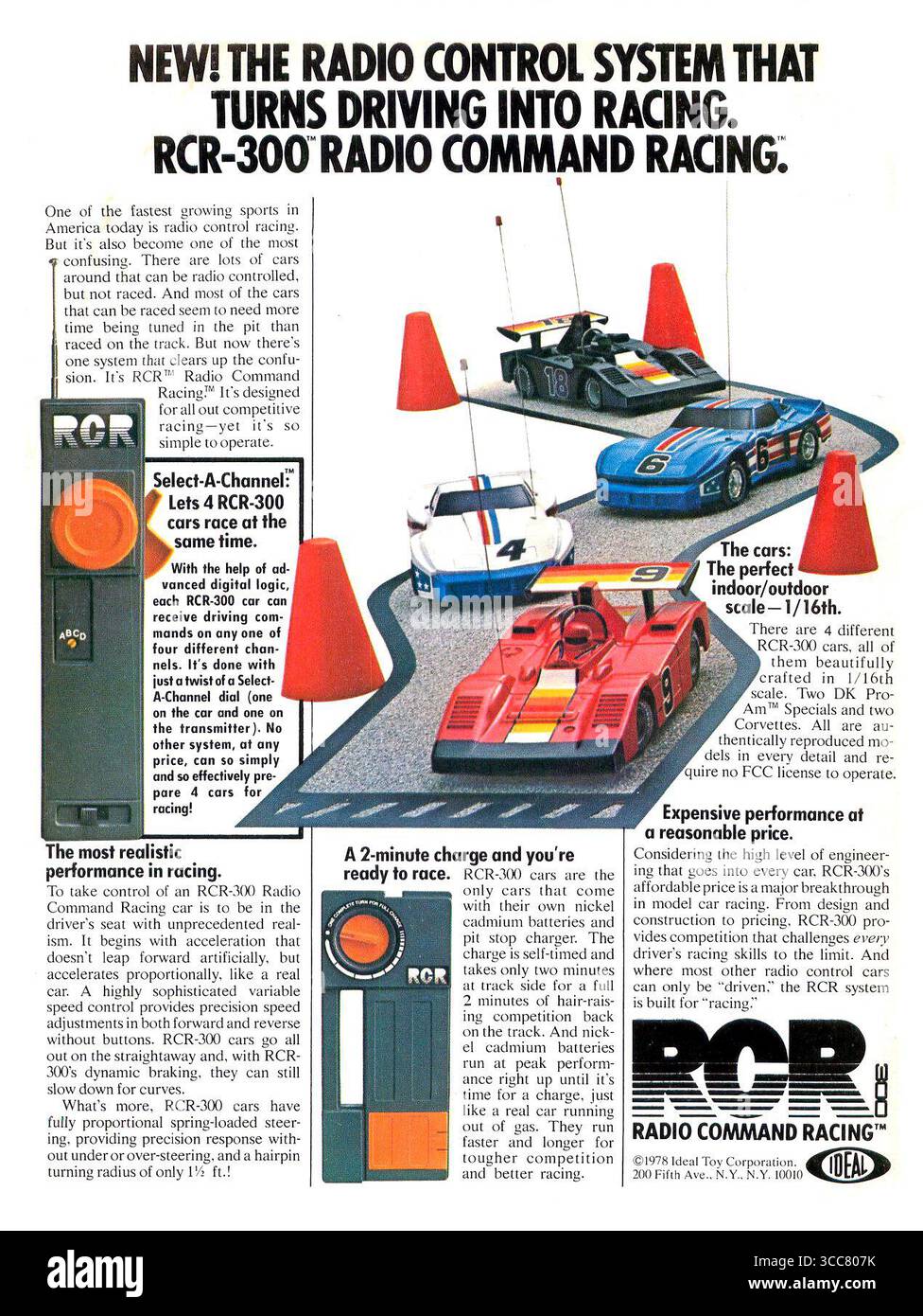 1978 RCR-300 Radio Command Racing System, das das ferngesteuerte Autofahren zu einer Rennerlebniswerbung, ideal Toy Corporation NY, aufwerten soll Stockfoto