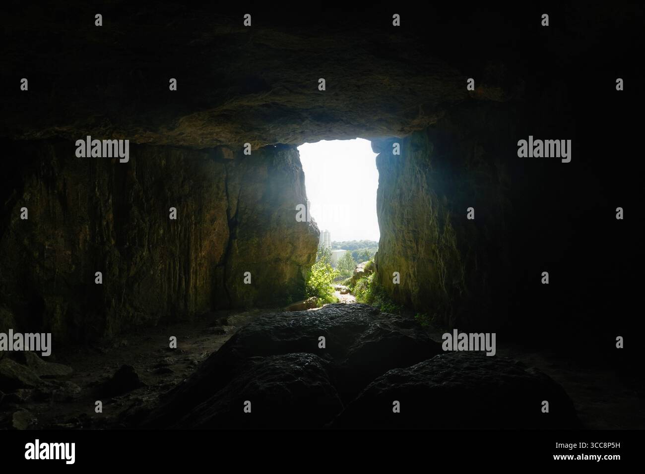 Höhleninnere in Harboro Rocks in Brassington, Derbyshire, England Stockfoto