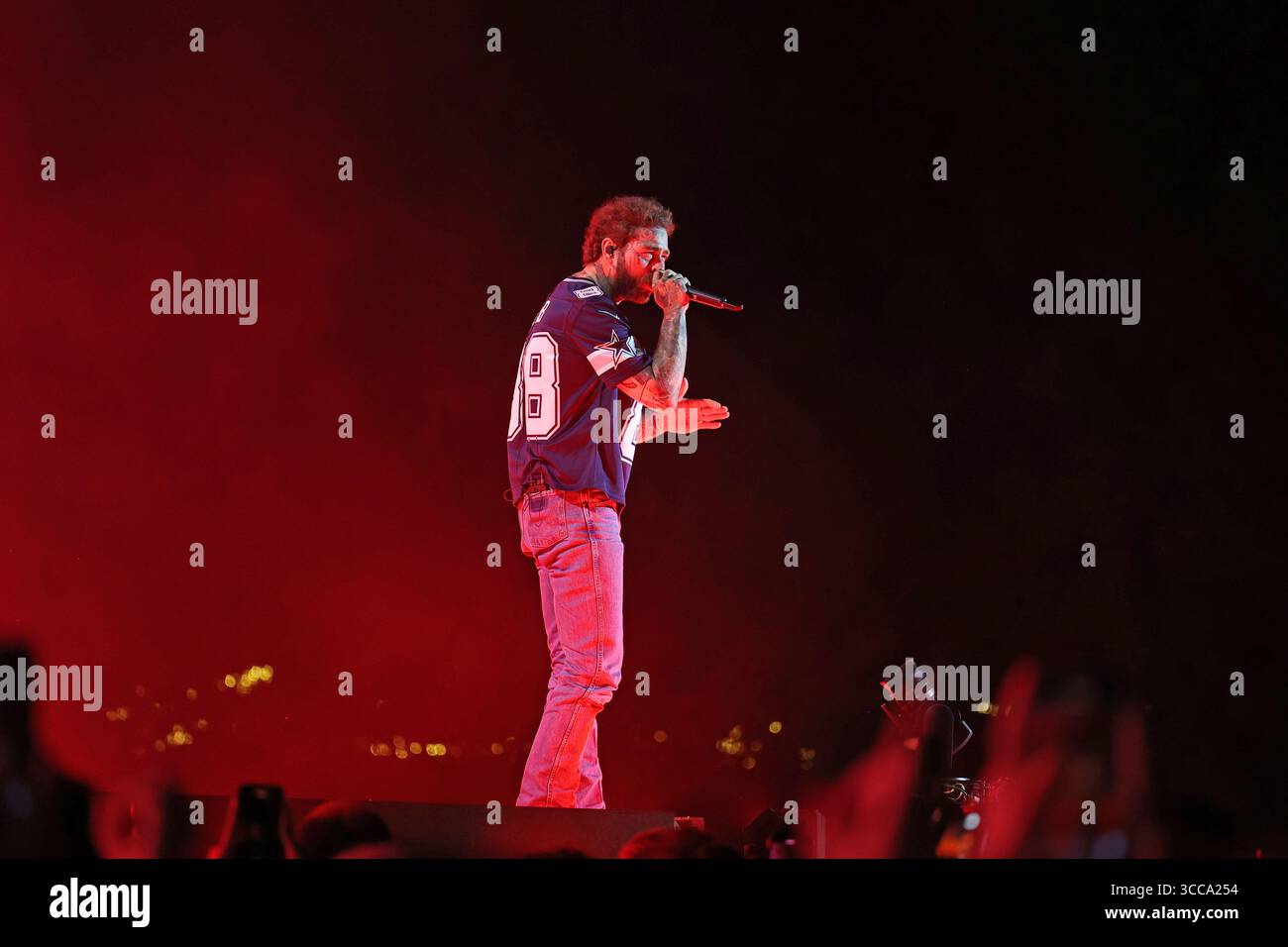 Der amerikanische Rapper Post Malone tritt beim Sziget Festival 2025 in Budapest auf Stockfoto