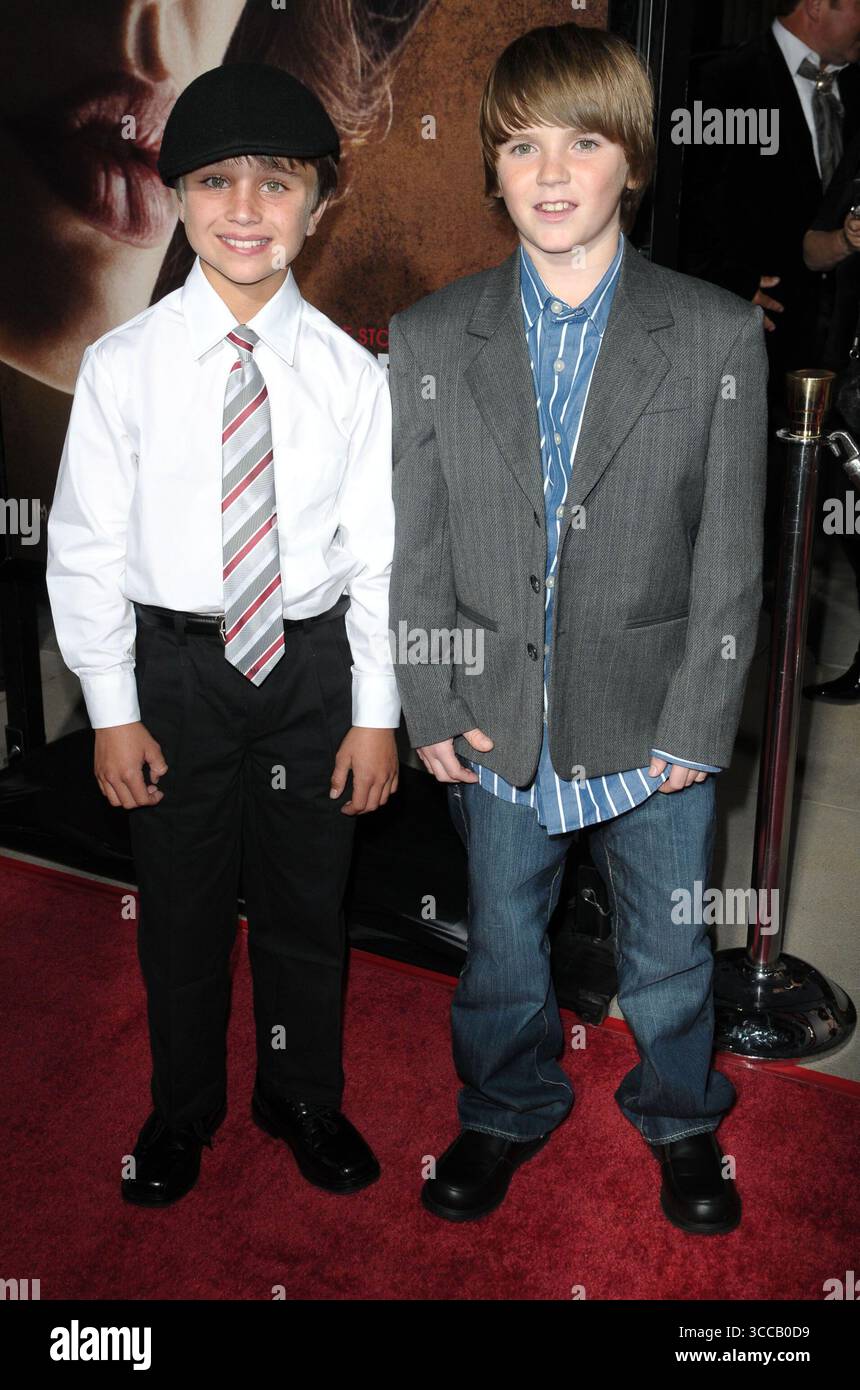 Gattlin Griffith und Devon Conti bei der Premiere von Changeling am Samuel Goldwyn Theater an der Academy of Motion Picture Arts and Sciences in Beverly Hills am 23. Oktober 2008 Stockfoto