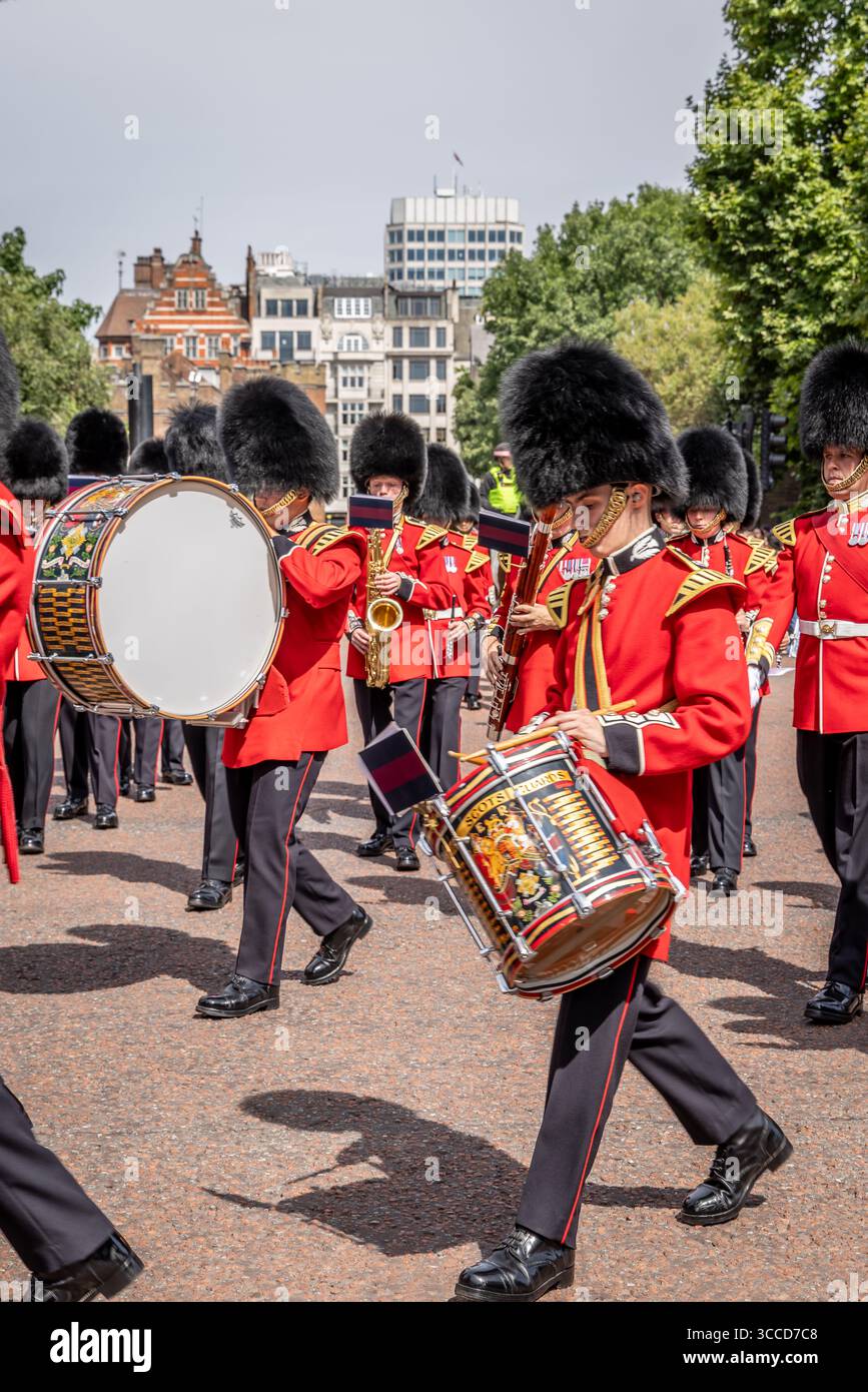 Schlagzeug der Scots Guards Band, The Mall, London, England, Großbritannien Stockfoto