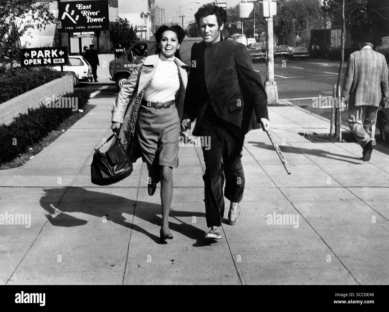 7. Dezember 2022: Marlo Thomas, Charles Grodin, am Set des Films, „Diebe“, Paramount Pictures, 1977 (Credit Image: © JT Vintage/Glasshouse Via ZUMA Press Wire) Stockfoto