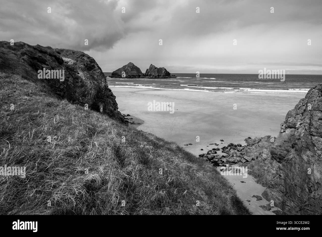 Schwarz-weiß von Holywell Bay Island, Cornwall, Großbritannien Stockfoto