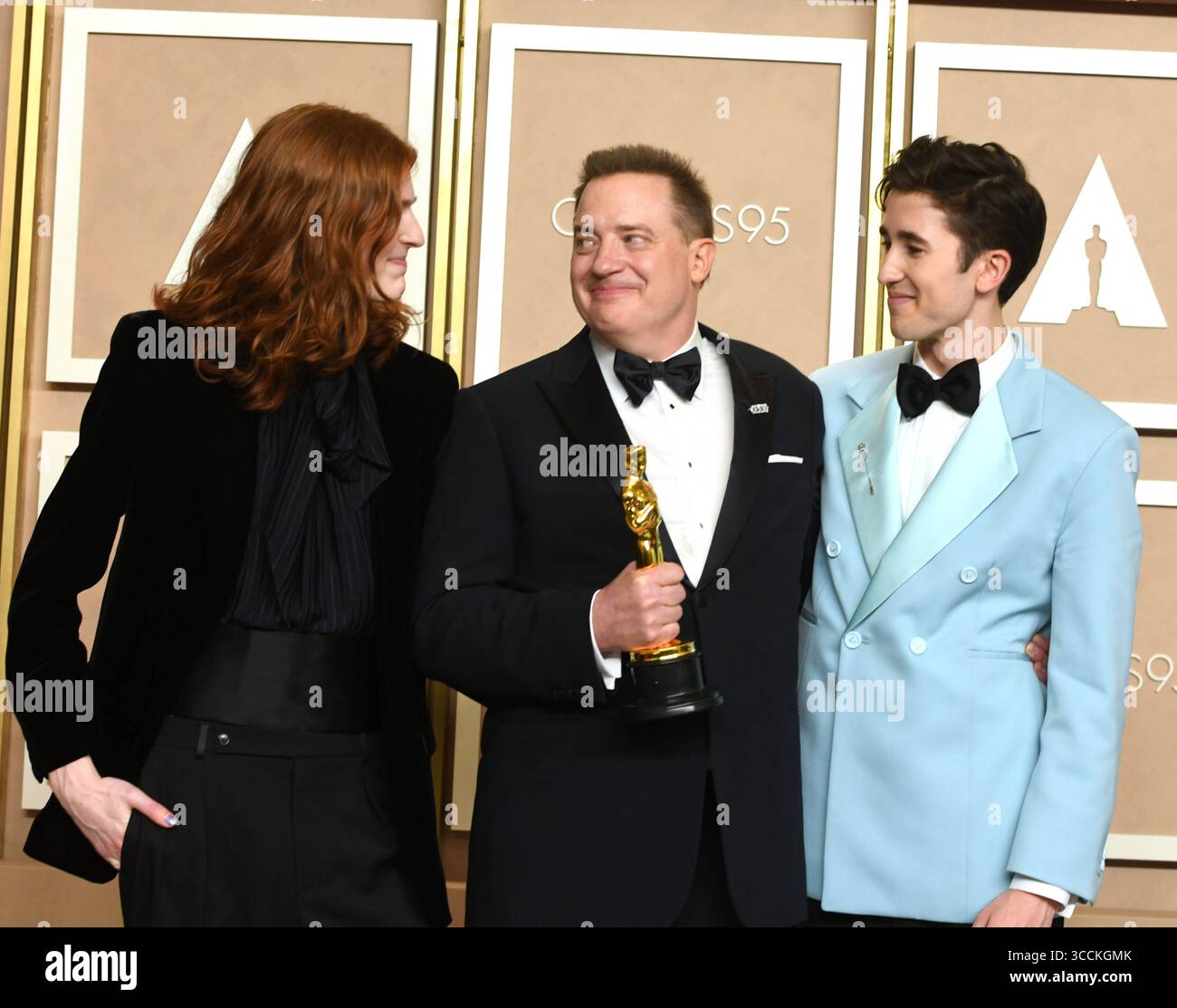 März 2023, Los Angeles, Kalifornien, USA: LELAND, BRENDAN UND HOLDEN FRASER im Pressesaal während der 95. Academy Awards, die von der Academy of Motion Picture Arts and Sciences (AMPAS) verliehen wurden, im Dolby Theatre in Hollywood. (Bild: © Kevin Sullivan/ZUMA Press Wire) Stockfoto