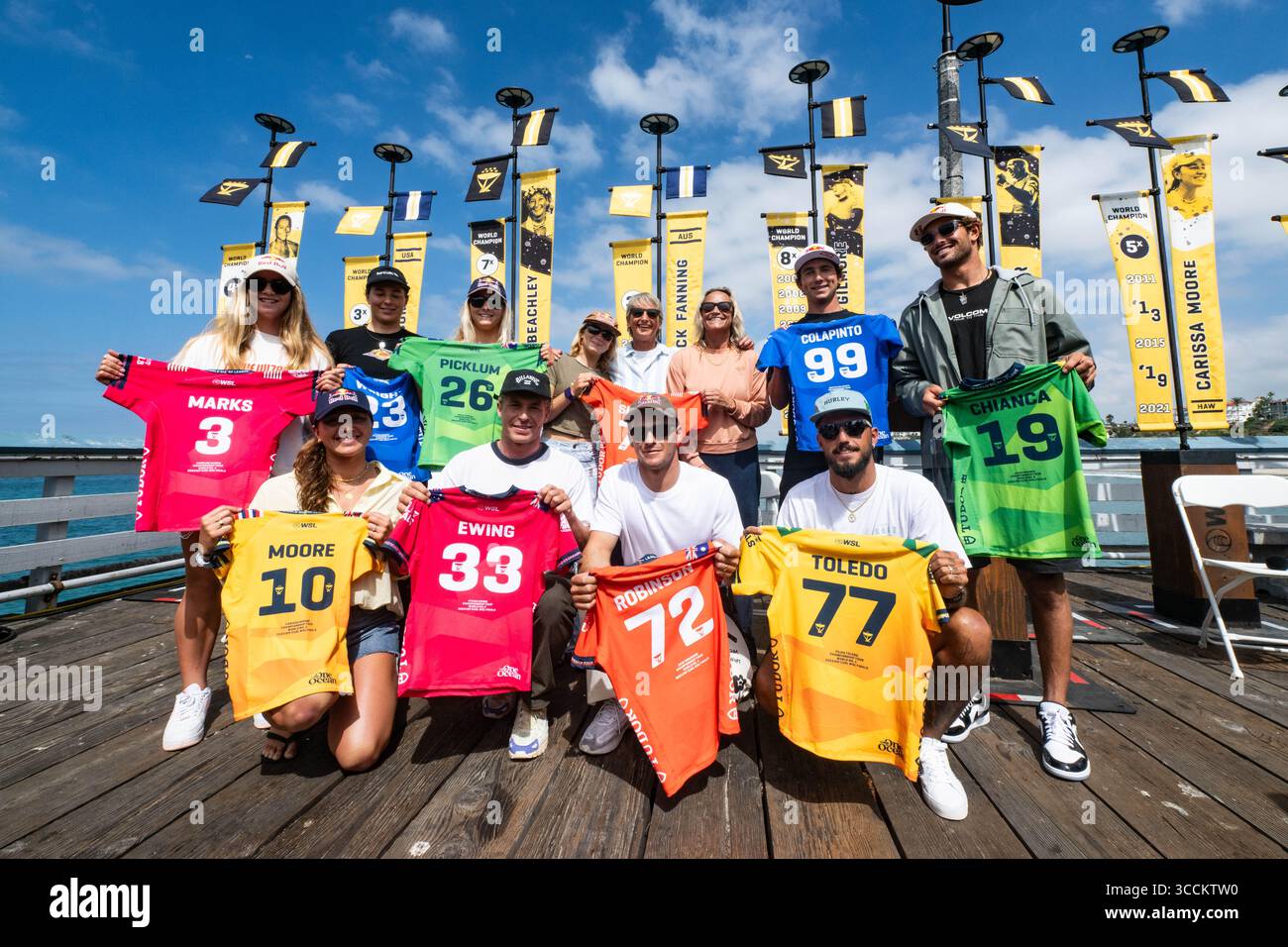 6. September 2023, San Clemente, Kalifornien, USA: L - R: Caroline Marks aus den Vereinigten Staaten, Carissa Moore aus Hawaii, Tyler Wright aus Australien, Molly Picklum aus Australien, Ethan Ewing aus Australien, Cailtin Simmers aus den Vereinigten Staaten, Jack Robinson aus Australien, siebenfacher WSL-Champion Layne Beachley aus Australien, vierfacher WSL-Champion Lisa Anderson aus den Vereinigten Staaten, Griffin Colapinto aus den Vereinigten Staaten Filipe Toledo aus Brasilien und Joao Chianca aus Brasilien bei der Pressekonferenz vor Beginn der RIP Curl WSL Finals am 6. September 2023 in Lower Trestles, Kalifornien, UNO Stockfoto