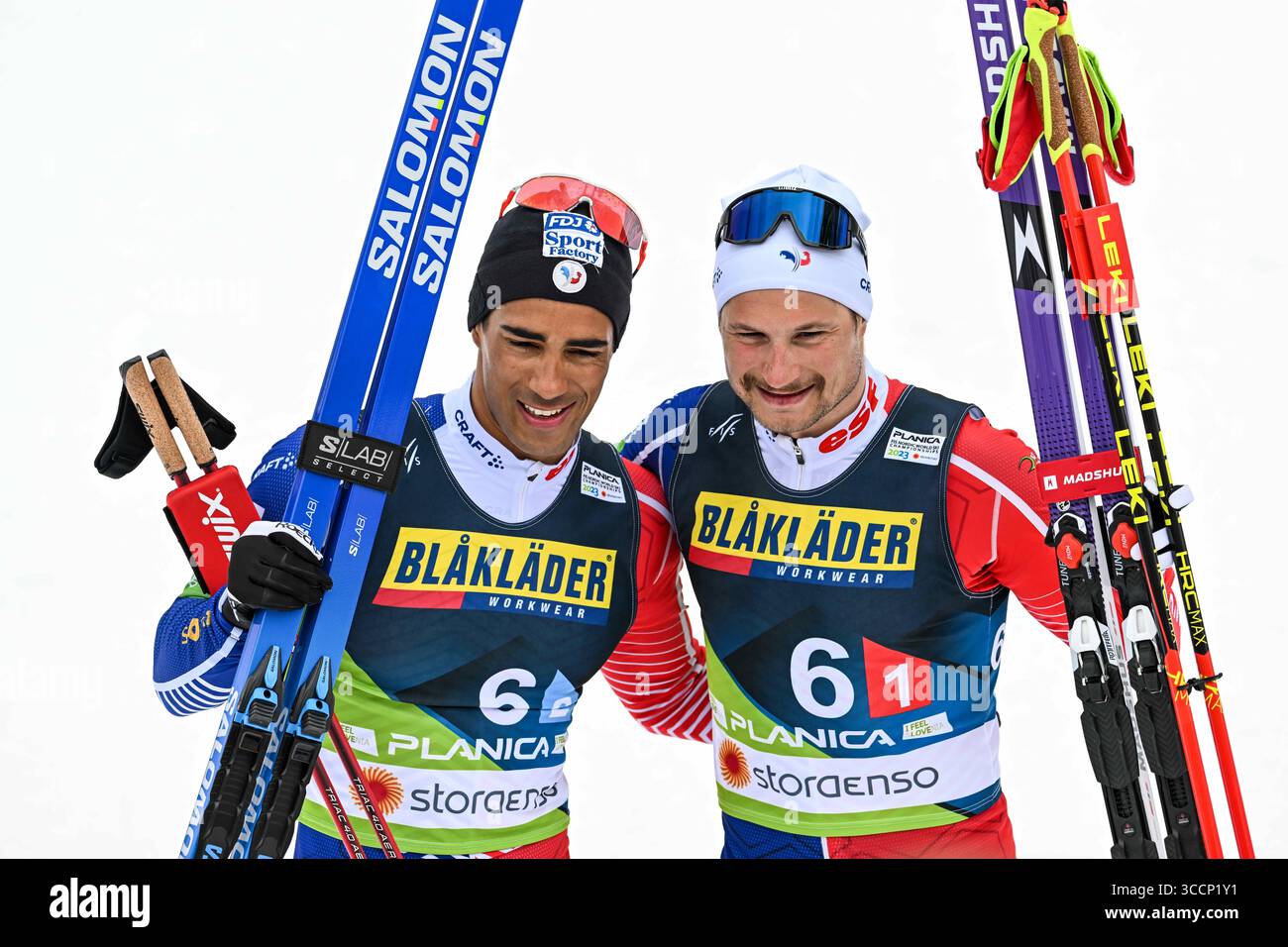 26. Februar 2023, Planica, Slowenien: Dritter Platz Richard Jouve und Renaud Jay aus Frankreich feiern während des man's Team Sprint Free Race Wettbewerbs bei der FIS Nordischen Ski-Weltmeisterschaft 2023. (Kreditbild: © Andrej Tarfila/SOPA Images via ZUMA Press Wire) Stockfoto