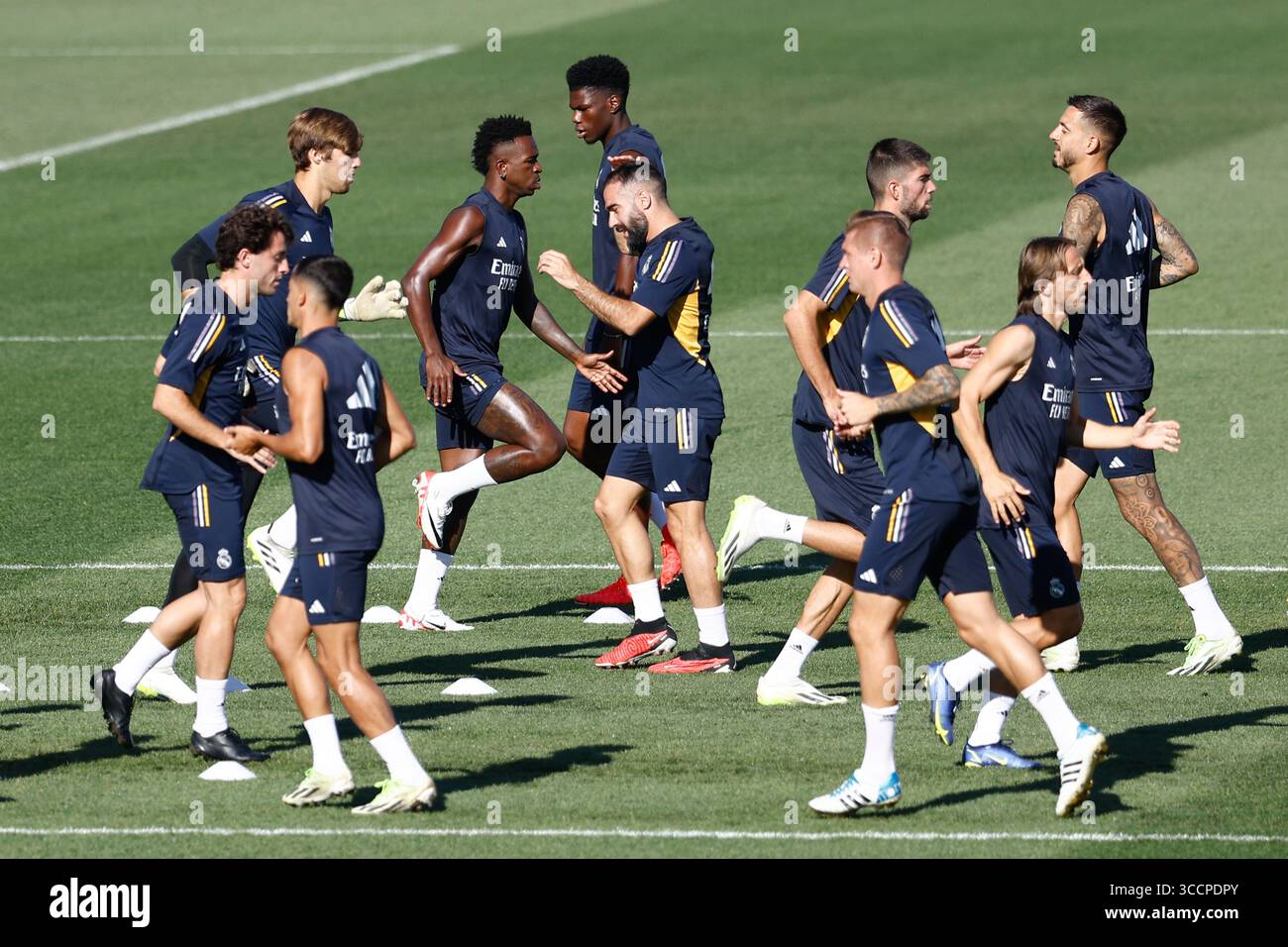 18. August 2023, VALDEBAS, MADRID, SPANIEN: Spieler von Real Madrid während des Trainingstages von Real Madrid feierten am 18. August 2023 im Ciudad Deportiva Real Madrid in Valdebebas, Madrid, Spanien. (Kreditbild: © Oscar J. Barroso/AFP7 via ZUMA Press Wire) Stockfoto