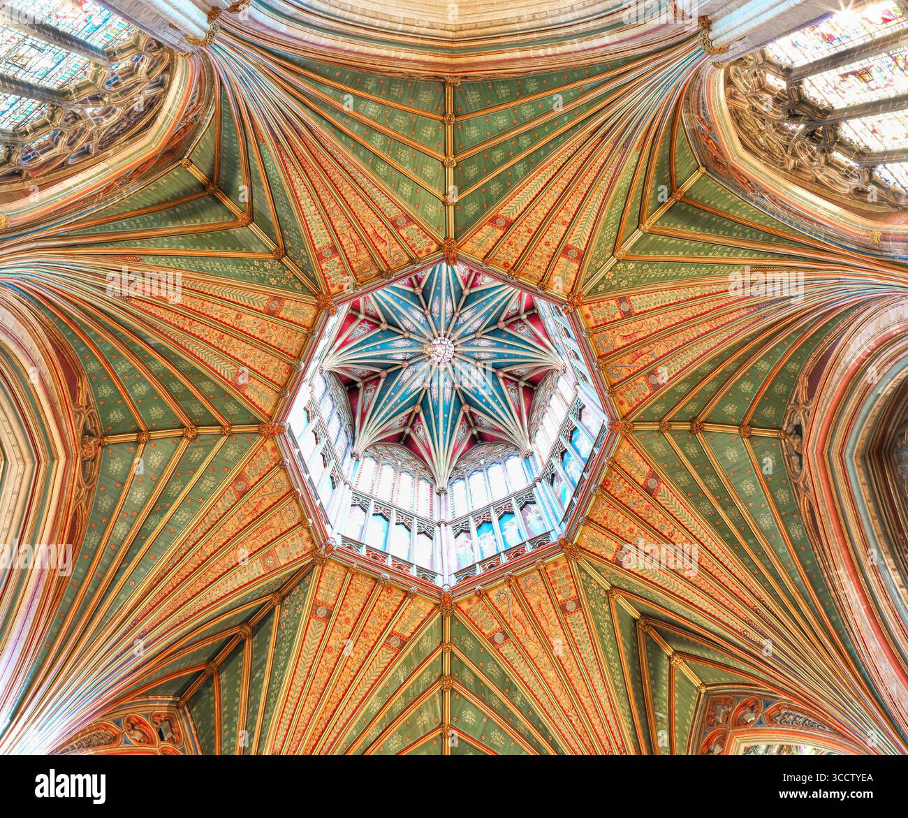 Zentrale Kuppel und Achteck in der christlichen Kathedrale in Ely, England. Stockfoto