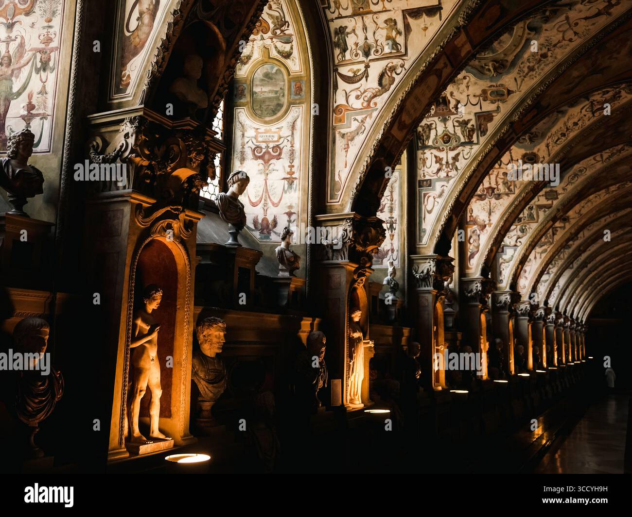 Kirchen und Sonnenuntergang in München Stockfoto