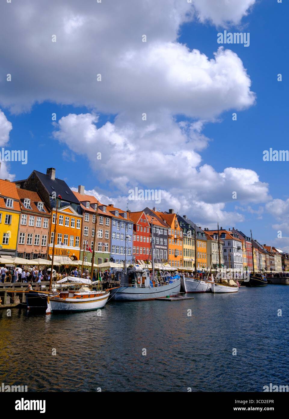 Farbenfrohe Gebäude am Nyhavn-Kanal, Kopenhagen Stockfoto