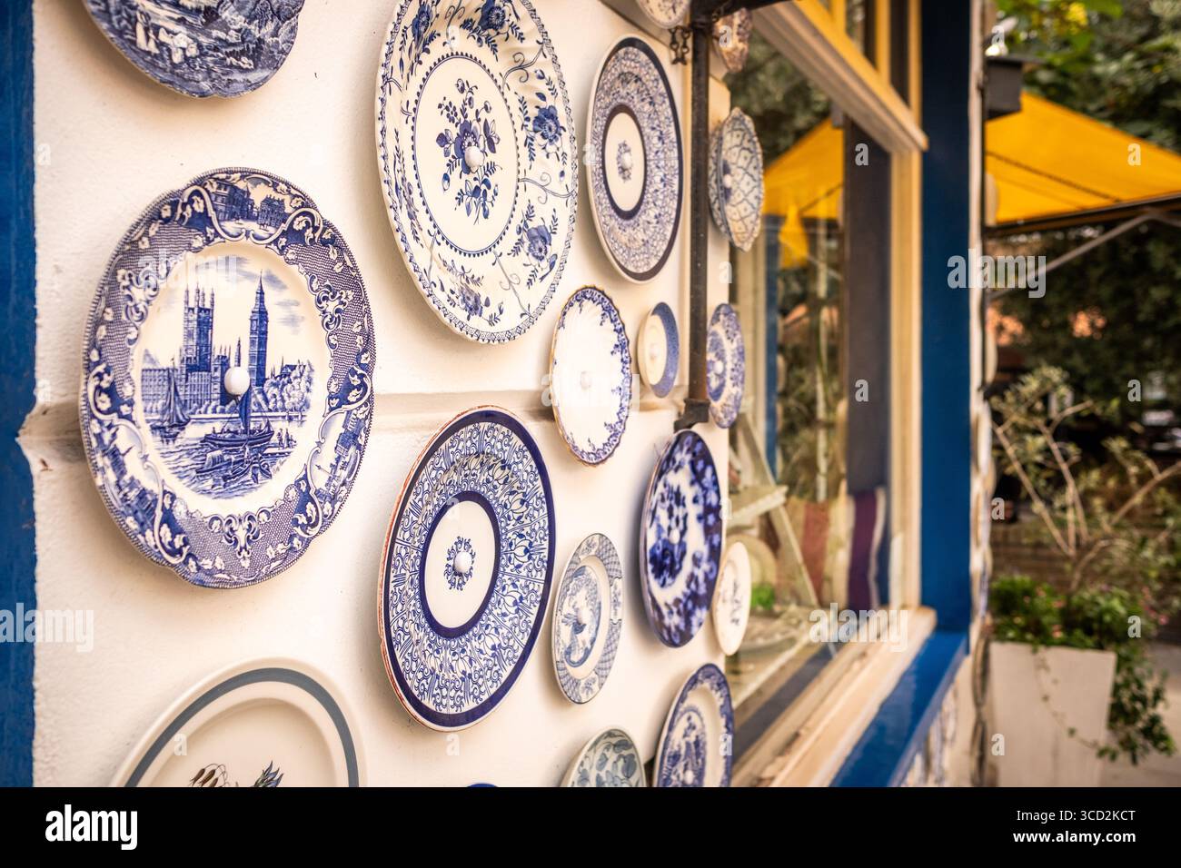 LONDON, 28. JULI 2025: Summerville and Bishop, Haushaltswaren in Notting Hill Stockfoto