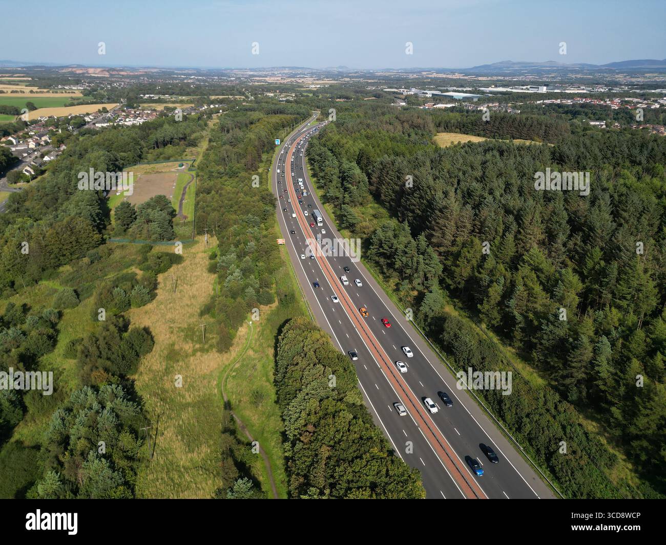 Drohnenansicht, M8 Motorway, Livingston, West Lothian, Schottland Stockfoto