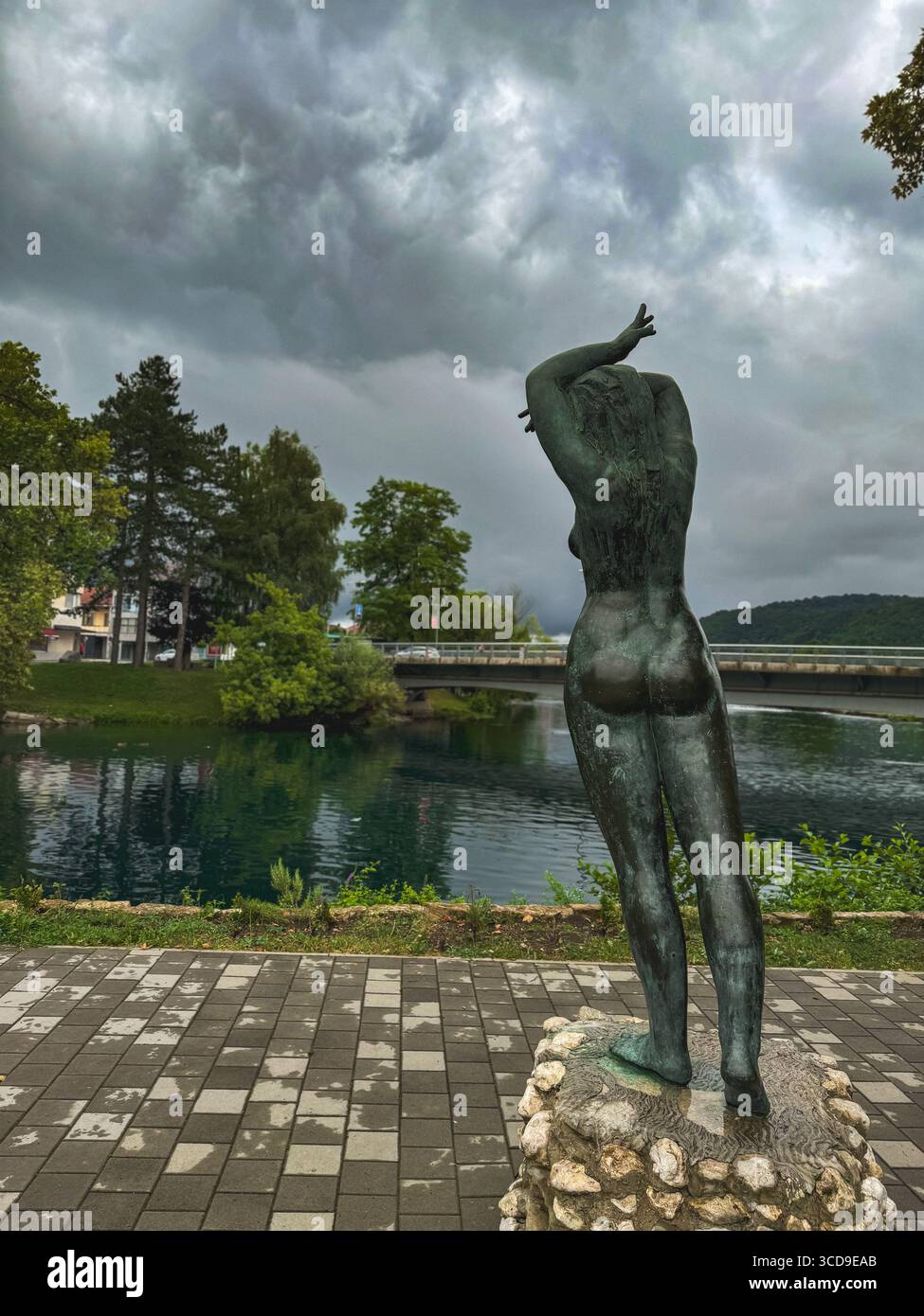 Tanzt mit den Wolken - Smartphone-aufgenommenes Stockfoto
