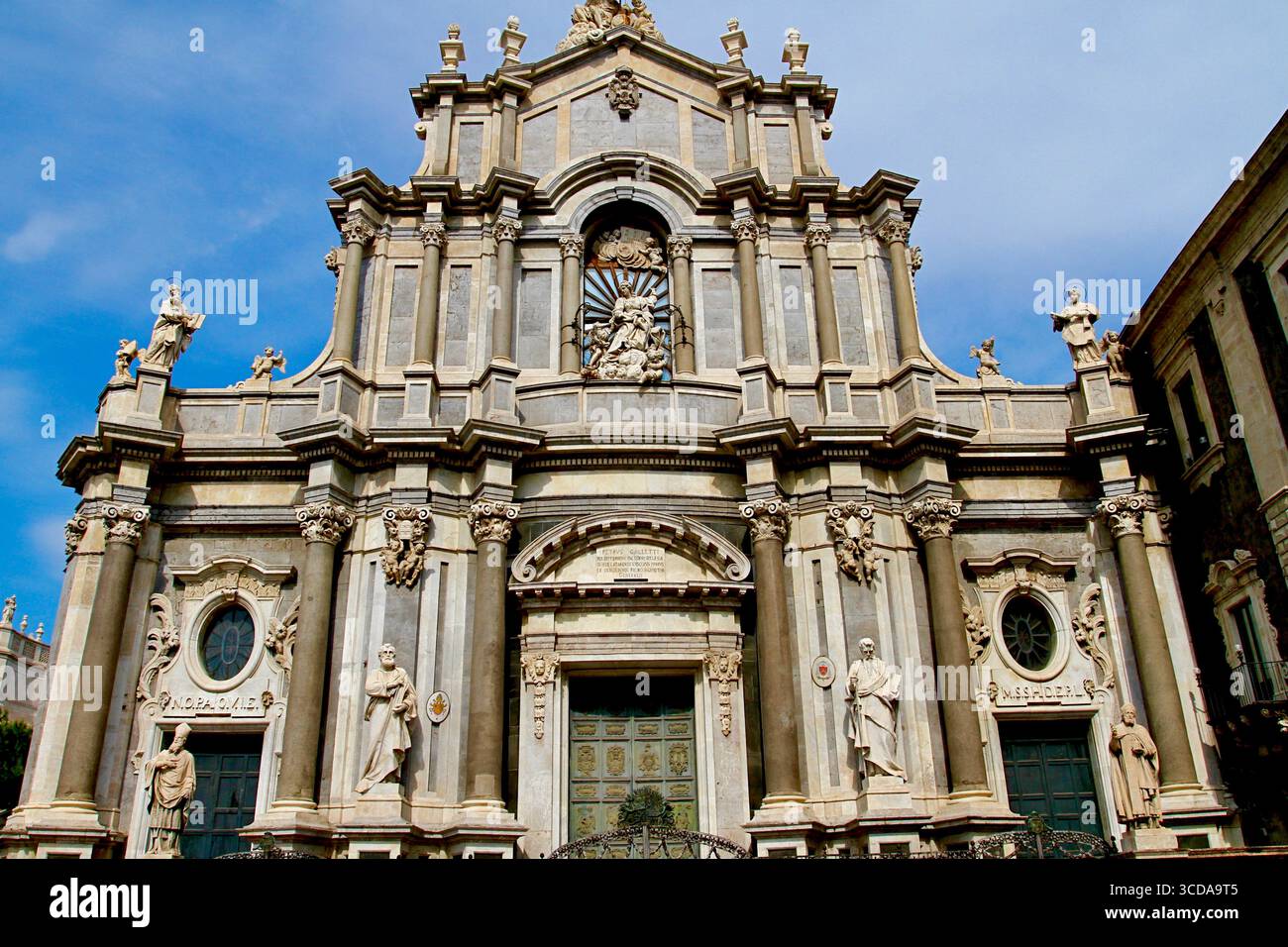 Metropolitan Cathedral of Saint Agatha (Duomo di Catania), Piazza del Duomo, Catania, Sizilien, Italien. Stockfoto