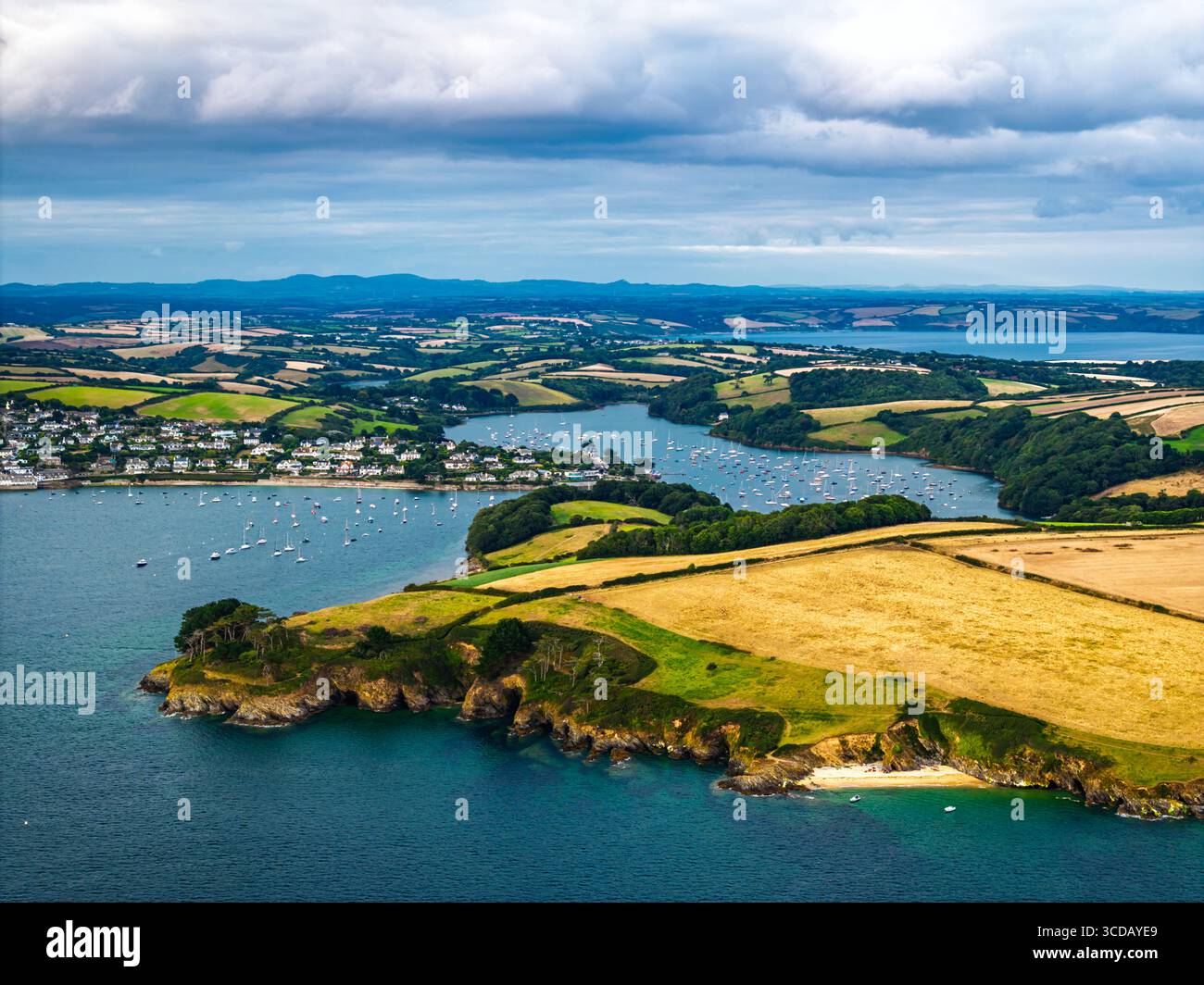 St. Anthony Lighthouse ab Drohne, Roseland Peninsula, Head Circular Walk, Cornwall, Großbritannien Stockfoto