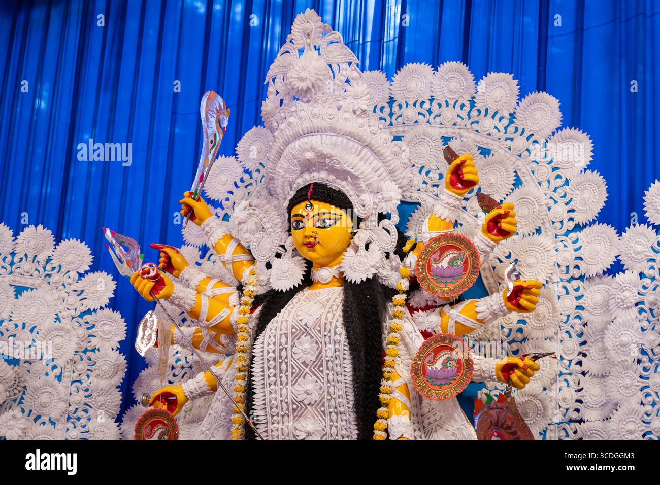 Heilige hindugöttin durga Idole anlässlich der Abenddämmerung am Tag Stockfoto