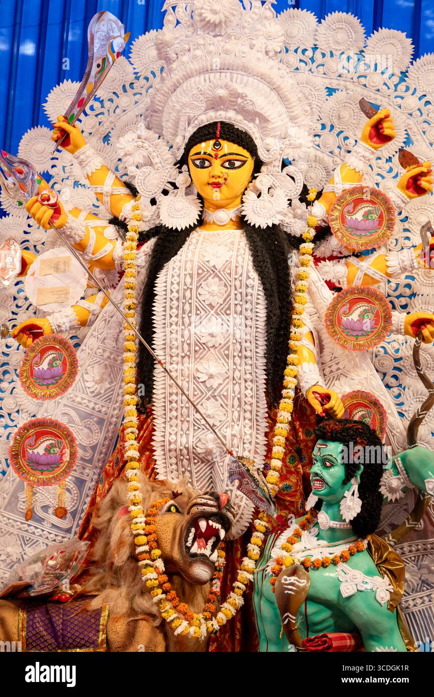 Heilige hindugöttin durga Idole anlässlich der Abenddämmerung am Tag Stockfoto