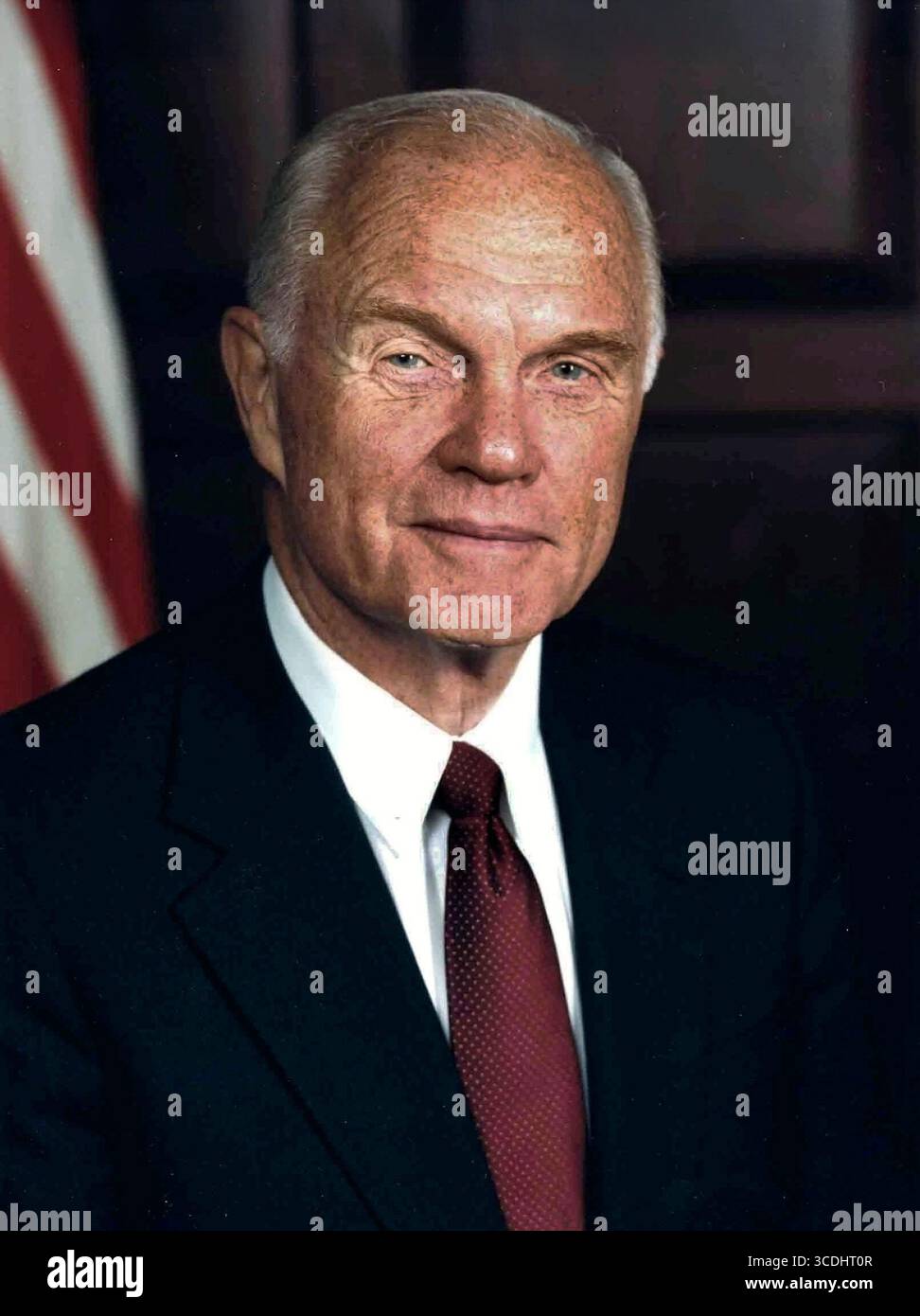 John Glenn. Porträt des amerikanischen Astronauten und Politikers John Herschel Glenn Jr. (1921–2016), offizielles Porträt, 1990er Jahre Stockfoto